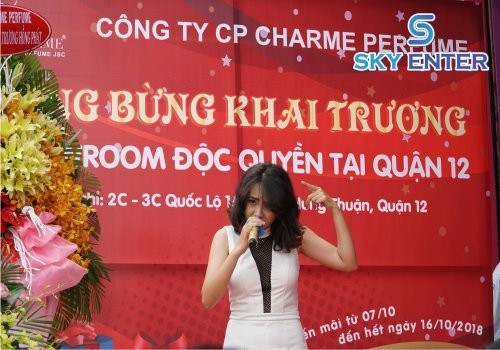 khai-truong-cua-hang-nuoc-hoa-charme